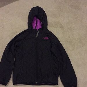 North Face girls Jacket black/purple.
